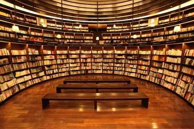 愛(ài)閱讀 | 以書(shū)為舟，以誠(chéng)為舵 吳清友與誠(chéng)品書(shū)店的人文回響